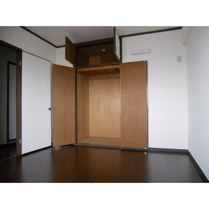 ファミリアル隆樹の物件内観写真