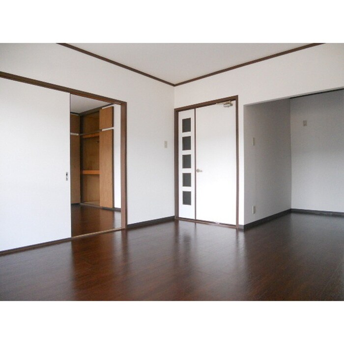 ファミリアル隆樹の物件内観写真