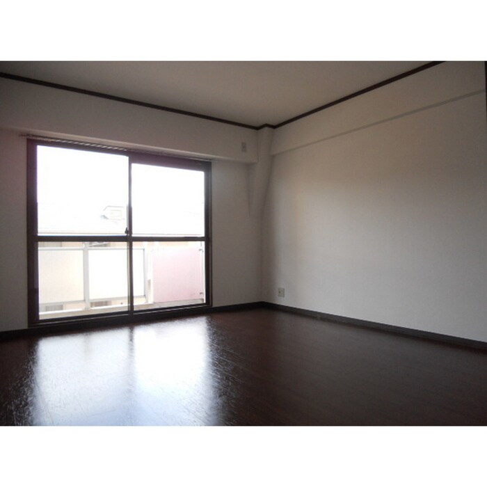 ファミリアル隆樹の物件内観写真