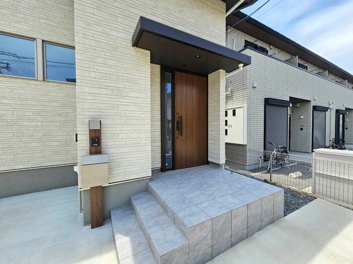 六躰町貸家の物件外観写真