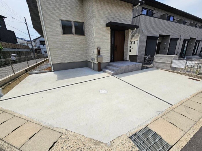 六躰町貸家の物件外観写真