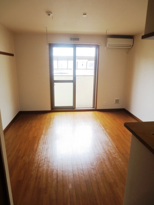 ヴィラ・エタ－ナルの物件内観写真