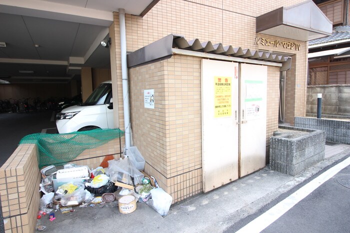 ルミエ－ル・マゴジⅣの物件外観写真