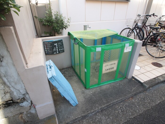 ロクサーヌ浜甲子園の物件外観写真