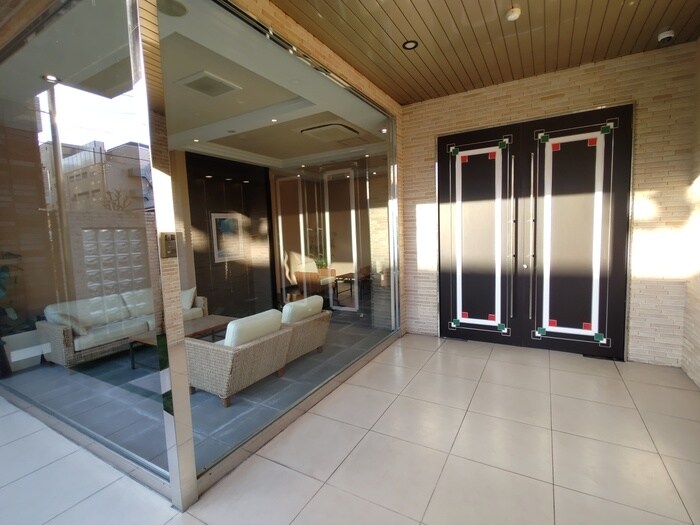 プレジオ江坂の物件外観写真