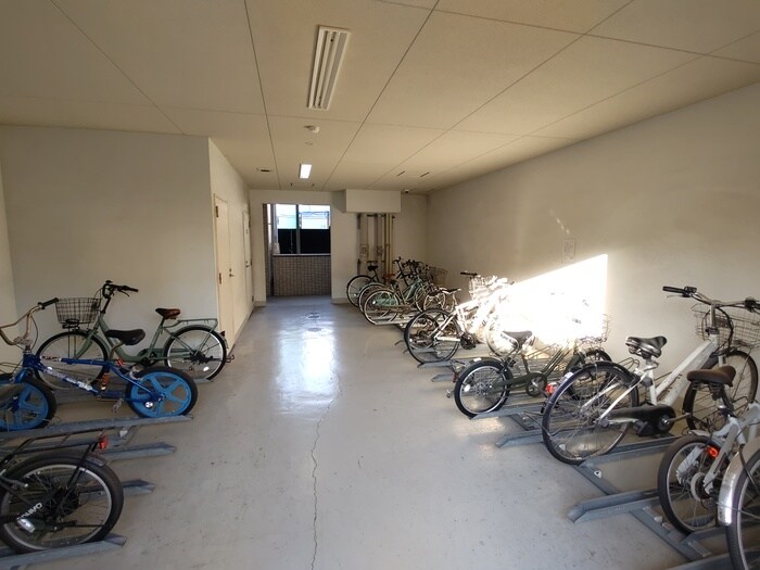 プレジオ江坂の物件外観写真