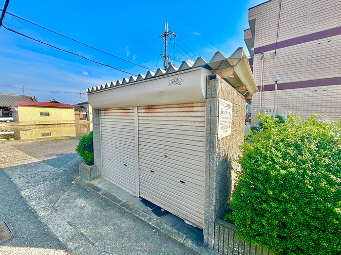 コスモスマンションの物件外観写真