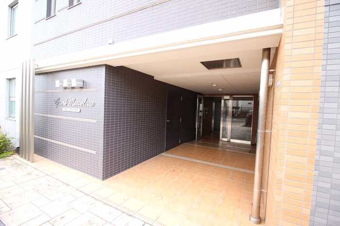 グラン　マーベラスの物件外観写真