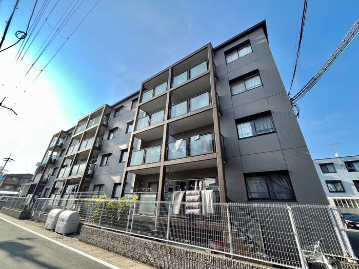 ア－バニティ桂の物件外観写真