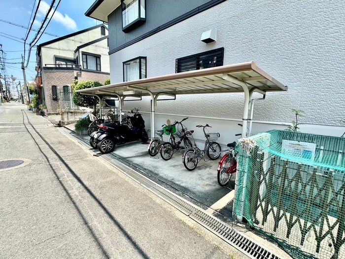 エバーグリーンハイツA棟の物件外観写真