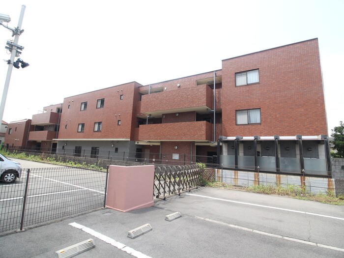 シェルプール参番館の物件外観写真