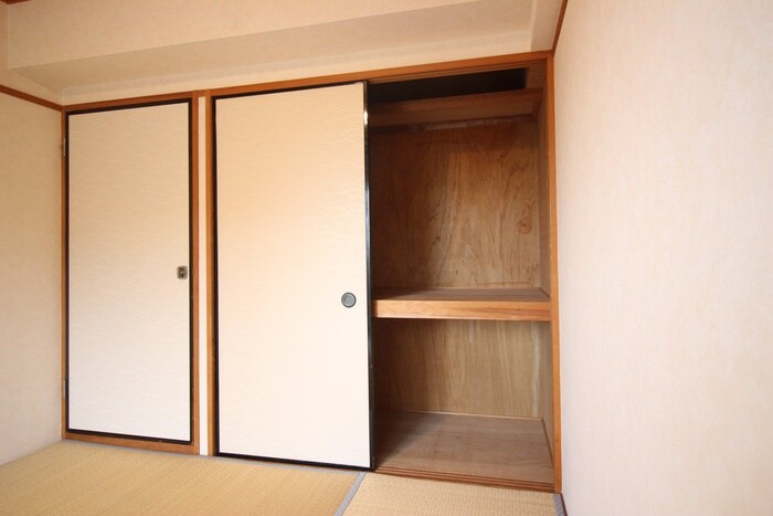 ノイシュロス御室南の物件内観写真