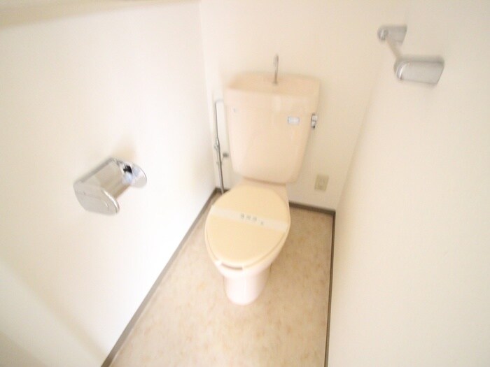 ノイシュロス御室南の物件内観写真