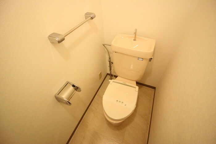 ノイシュロス御室南の物件内観写真