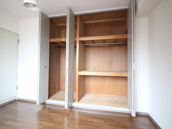 ノイシュロス御室南の物件内観写真