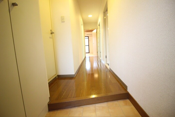 ノイシュロス御室南の物件内観写真