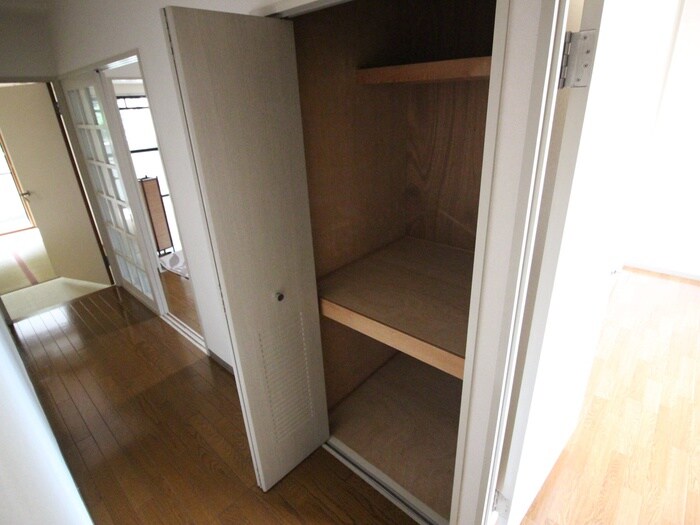 ノイシュロス御室南の物件内観写真