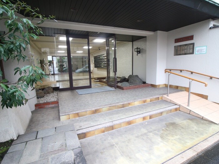 第２くめマンションの物件外観写真