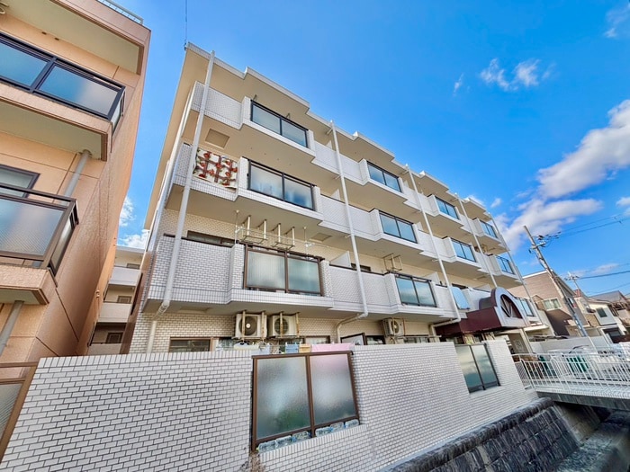 ビューハイツプリムラの物件外観写真