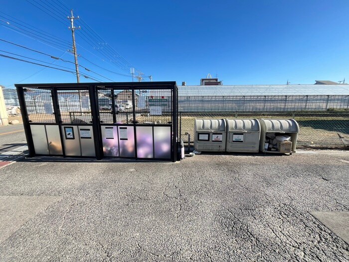 コスモ二色浜Ⅰの物件外観写真