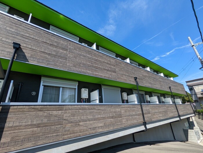 モダンアパートメント枚方岡山手の物件外観写真