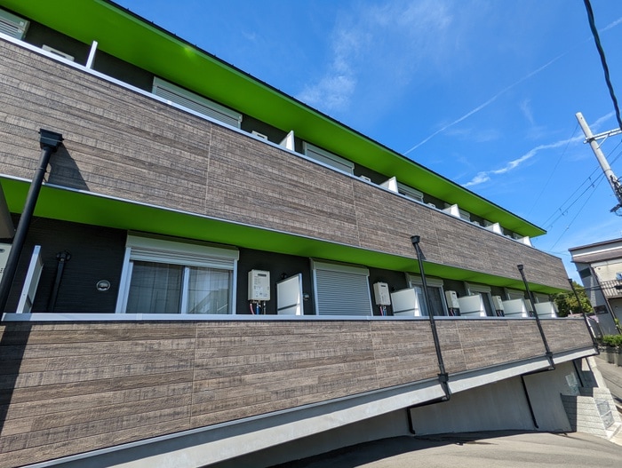 モダンアパートメント枚方岡山手の物件外観写真