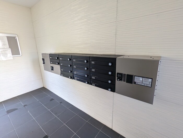 モダンアパートメント枚方岡山手の物件外観写真