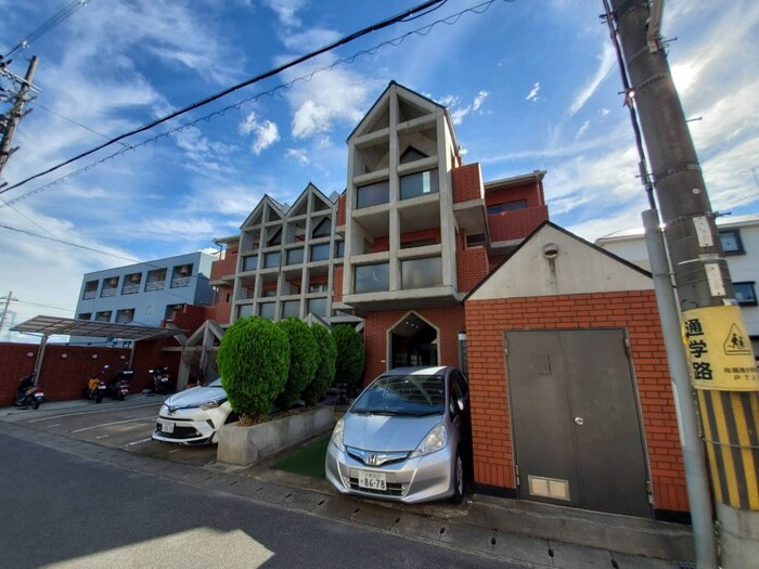 グランドハイツ津田の物件外観写真