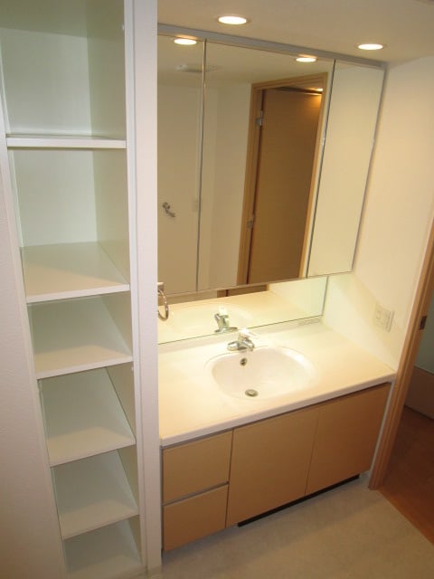 新千里桜ヶ丘ﾒｿﾞﾝｼﾃｨ七番館(205)の物件内観写真