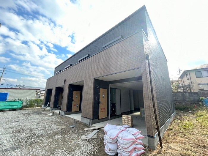 EAST GARAGE PLACEの物件外観写真