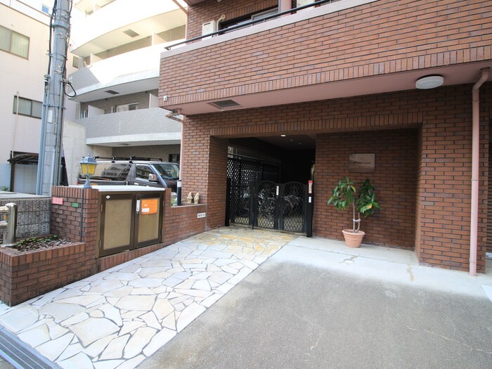 ア　ヴォ－トルサンテの物件外観写真