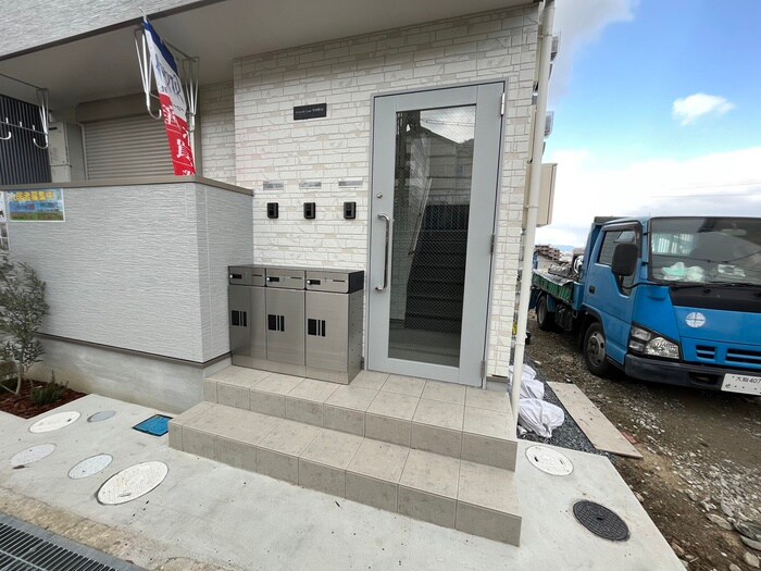 メゾンドゥシャトン枚岡の物件外観写真