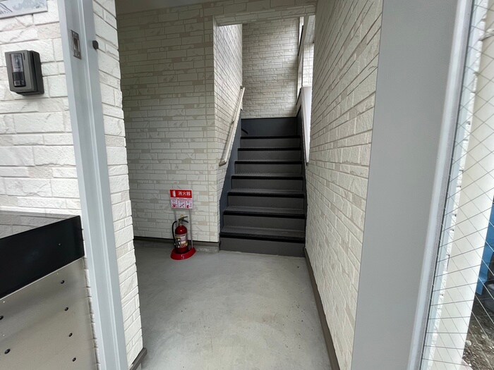 メゾンドゥシャトン枚岡の物件外観写真