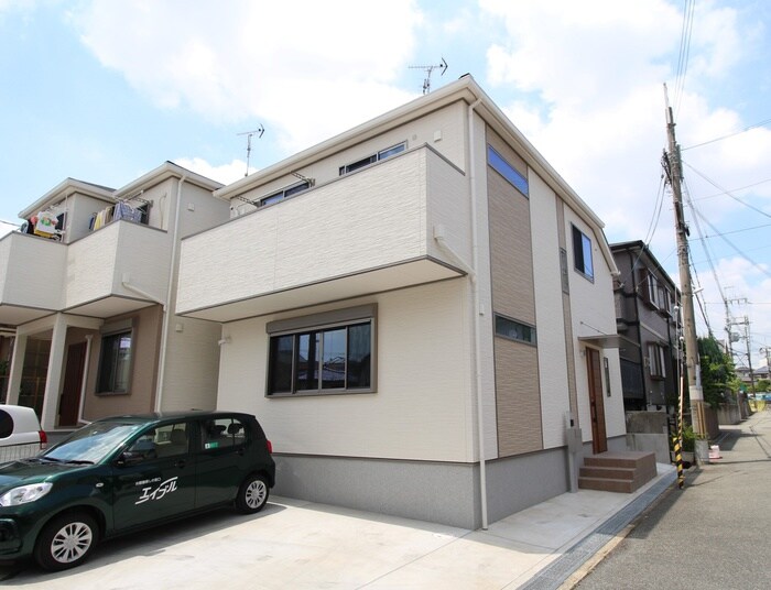 上野東２丁目戸建の物件外観写真