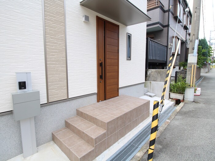 上野東２丁目戸建の物件外観写真