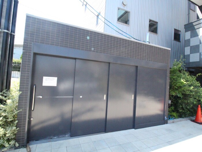 ファステート江坂ランウェイの物件外観写真