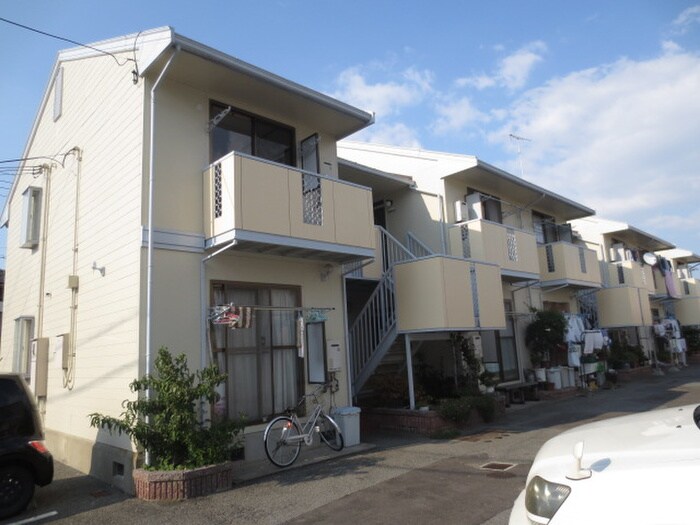 ロイヤルシャルム米田の物件外観写真