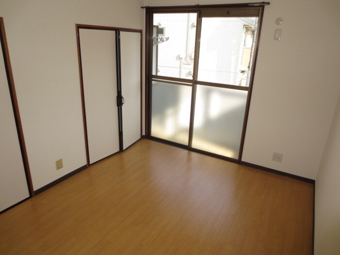 ロイヤルシャルム米田の物件内観写真