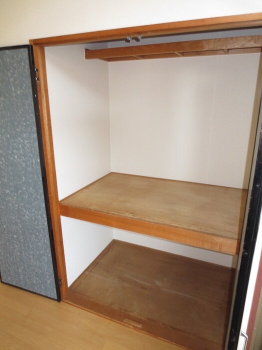 ロイヤルシャルム米田の物件内観写真