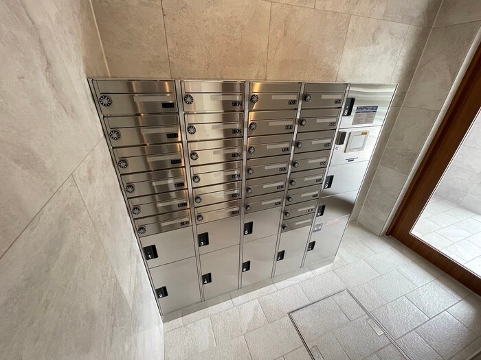 クローバー・グランツ江坂南の物件外観写真