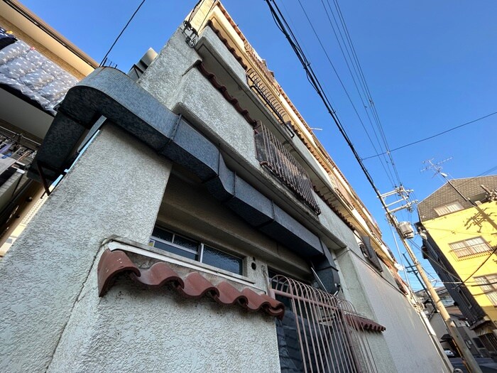 足立ハイツ太秦の物件外観写真