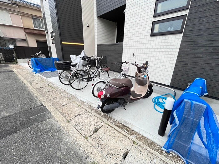 R-smart椥辻の物件外観写真