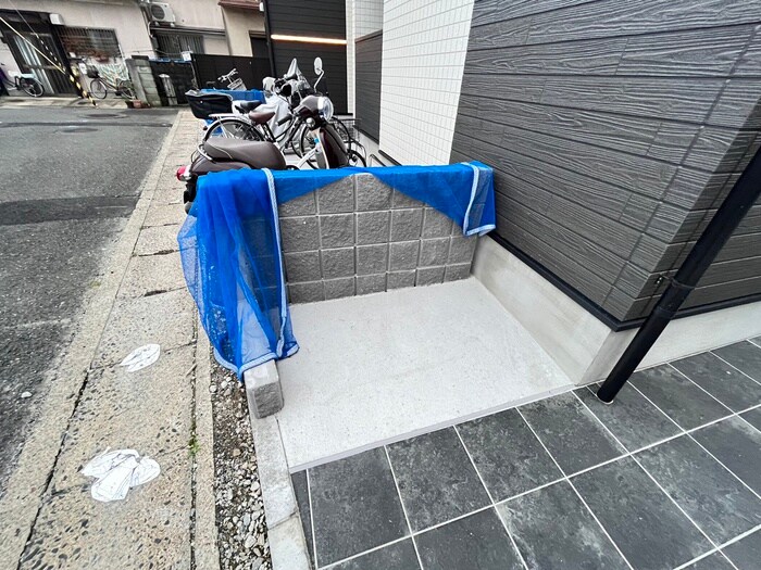 R-smart椥辻の物件外観写真