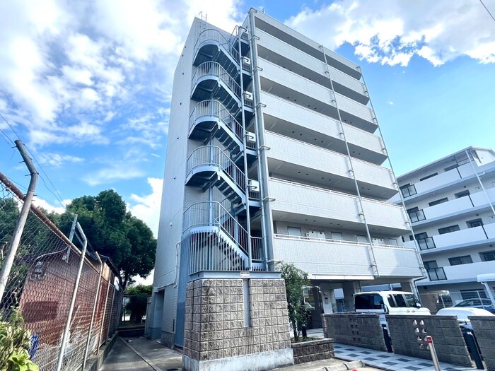 エムロ－ド新大阪の物件外観写真