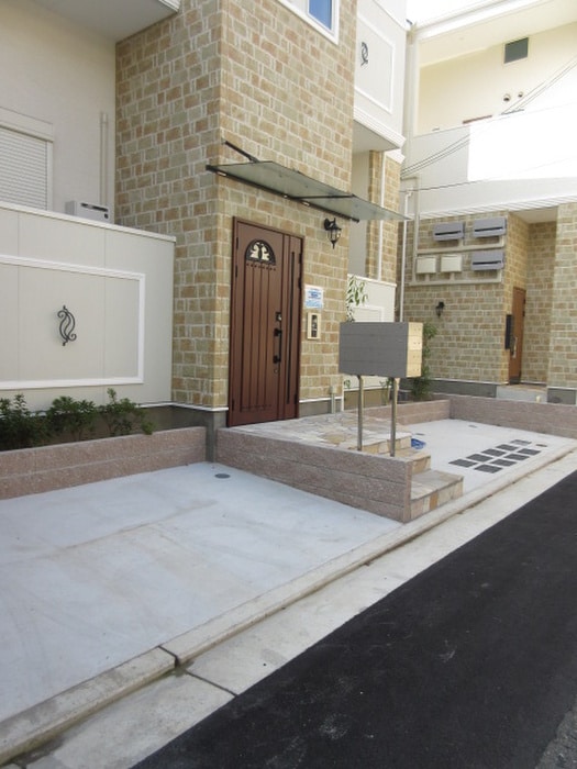 Luxe浜寺Ｂ棟の物件外観写真