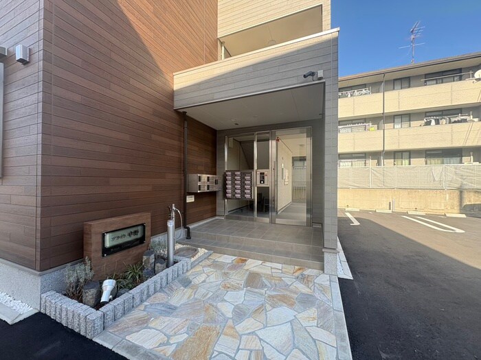 ブライト中野の物件外観写真