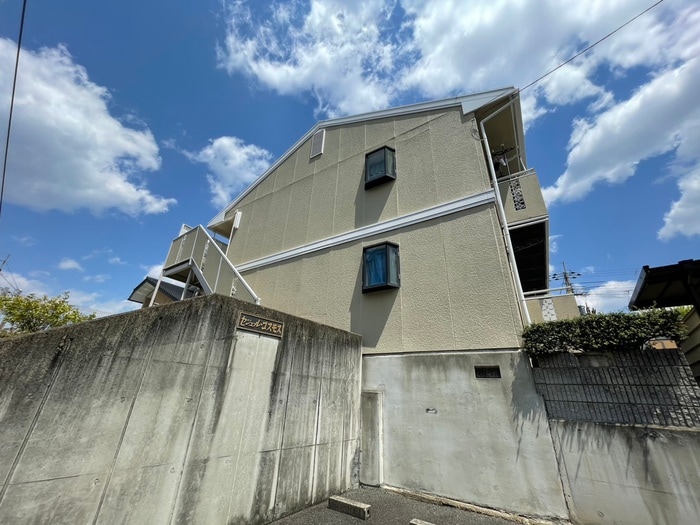 セジュールコスモスA棟の物件外観写真