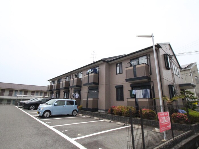 アゼリアコートの物件外観写真