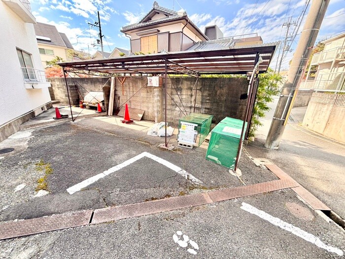 翠香マンションの物件外観写真