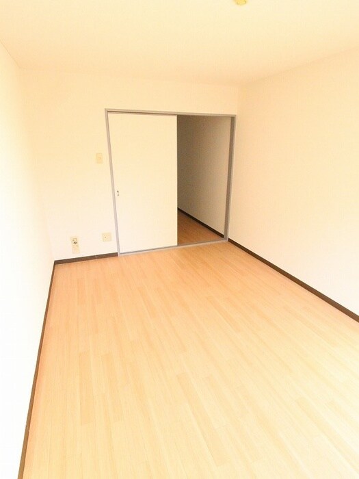 香里ロイヤルプラザの物件内観写真